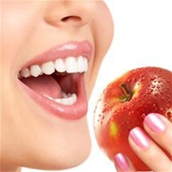 Храна што природно ги обелува забите